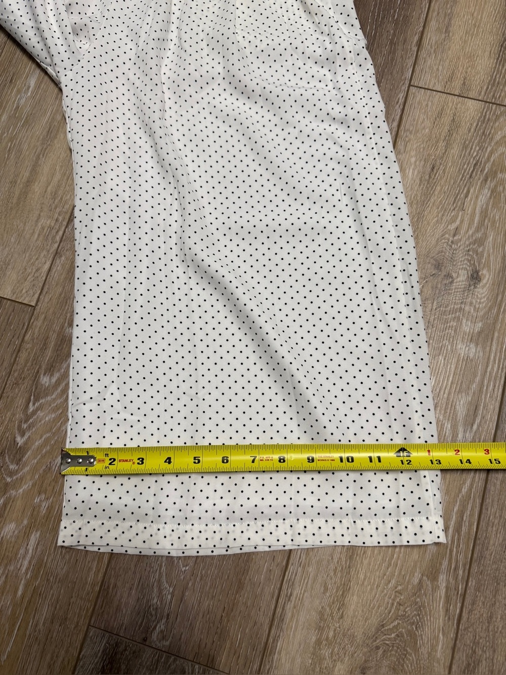 #5) Gianni Bini White Wide Leg Capri with Black Polka Dots and Waist Tie - Picture 7 of 8